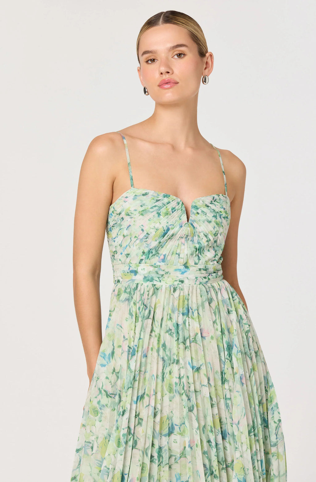 ASTR The Label Bayley Pleated Floral Maxi Dress