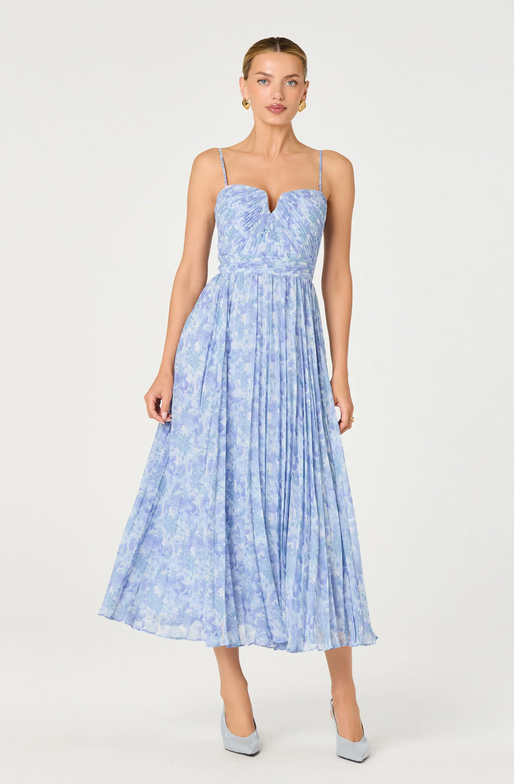 ASTR The Label Bayley Floral Pleated Maxi Dress