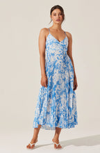 ASTR The Label Floral Blythe Plisse Midi Dress